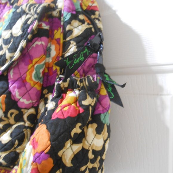 NICE VERA BRADLEY QUILTED FLORAL CLOTH BACKPACK ZIPPER BAG 2 SIDE POCKETS ๐ฉ - Picture 3 of 9